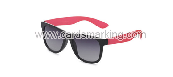 Gafas de sol de plastico ver a traves de tarjetas de juego